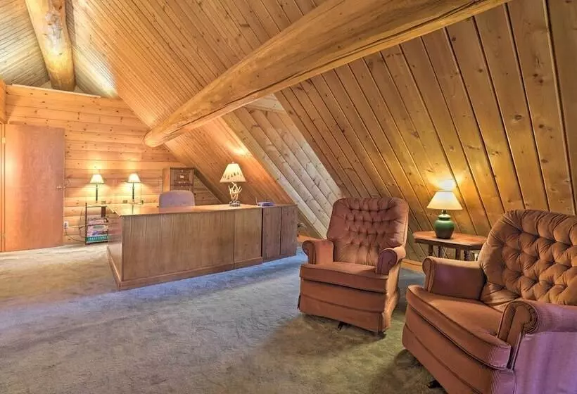 Bend Log Cabin W/ Cascade Mountain Views!