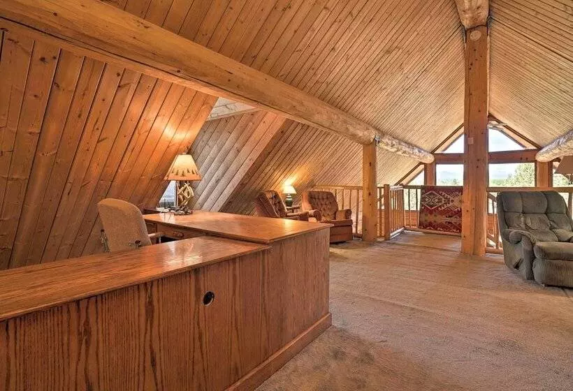 Bend Log Cabin W/ Cascade Mountain Views!
