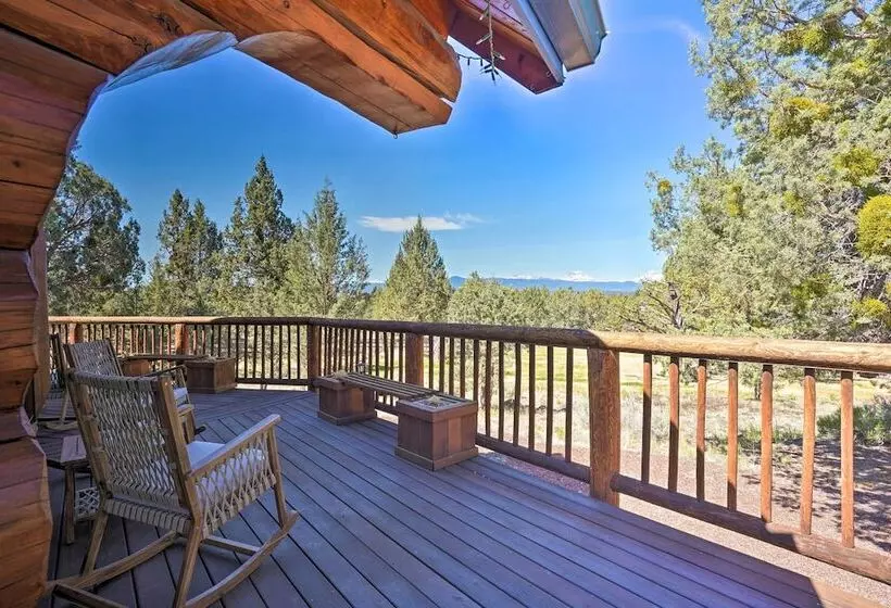 Bend Log Cabin W/ Cascade Mountain Views!