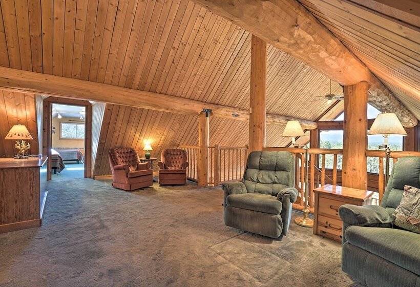 Bend Log Cabin W/ Cascade Mountain Views!