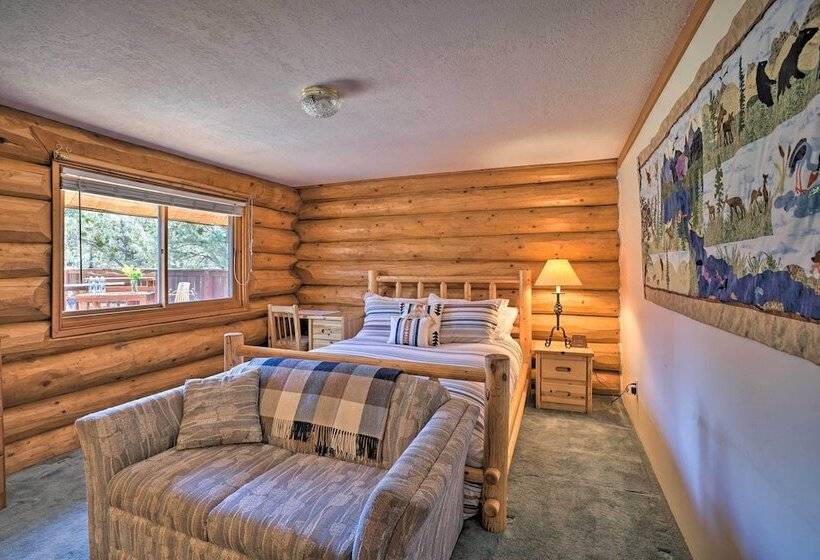 Bend Log Cabin W/ Cascade Mountain Views!