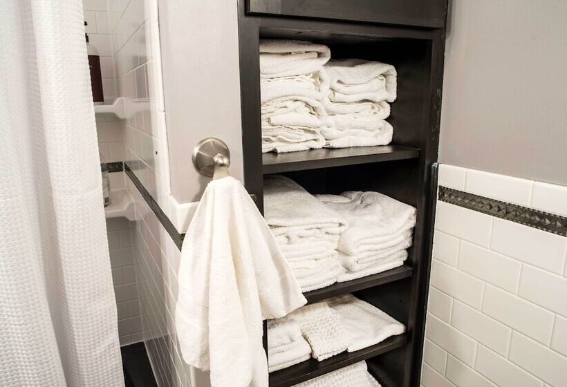 Updated Tacoma Home W/ Patio: 3 Mi To Downtown