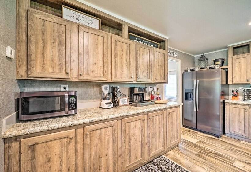 Updated Tuskahoma Cabin W/ Fire Pit & Deck!