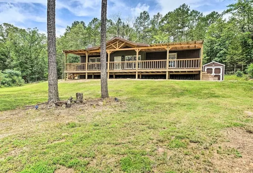 Updated Tuskahoma Cabin W/ Fire Pit & Deck!