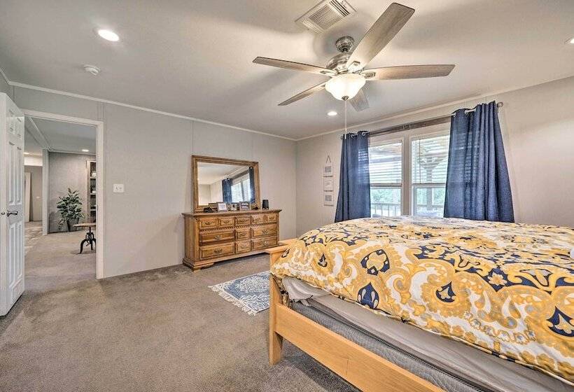 Updated Tuskahoma Cabin W/ Fire Pit & Deck!