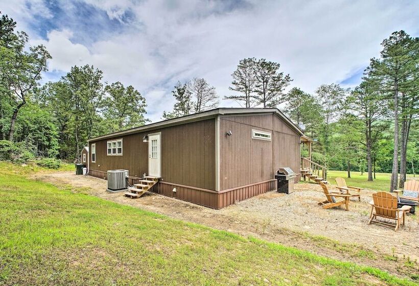 Updated Tuskahoma Cabin W/ Fire Pit & Deck!