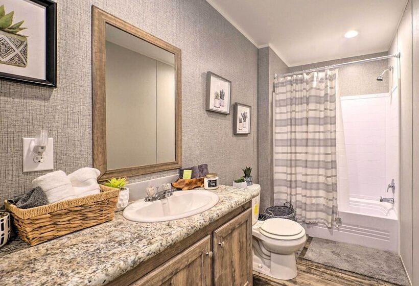 Updated Tuskahoma Cabin W/ Fire Pit & Deck!