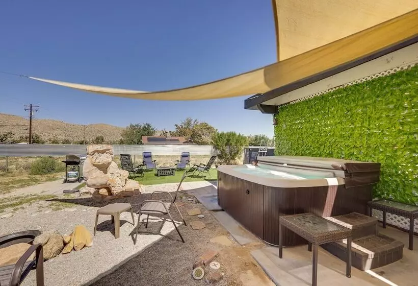 Hot Tub & Pool: Joshua Tree Vacation Home!