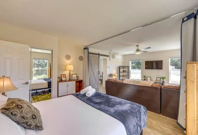 Hot Tub & Pool: Joshua Tree Vacation Home!