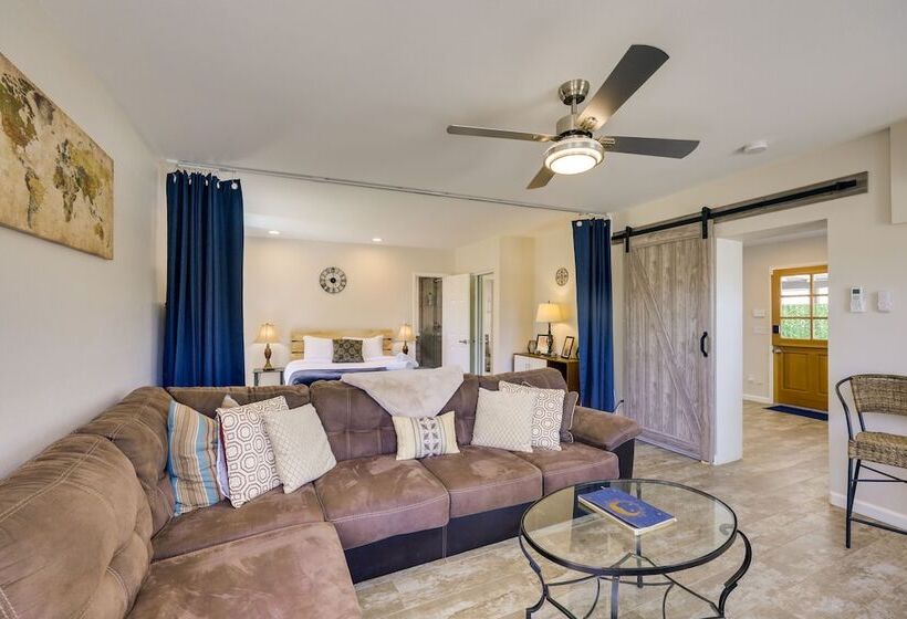 Hot Tub & Pool: Joshua Tree Vacation Home!