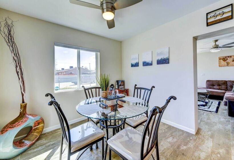 Hot Tub & Pool: Joshua Tree Vacation Home!