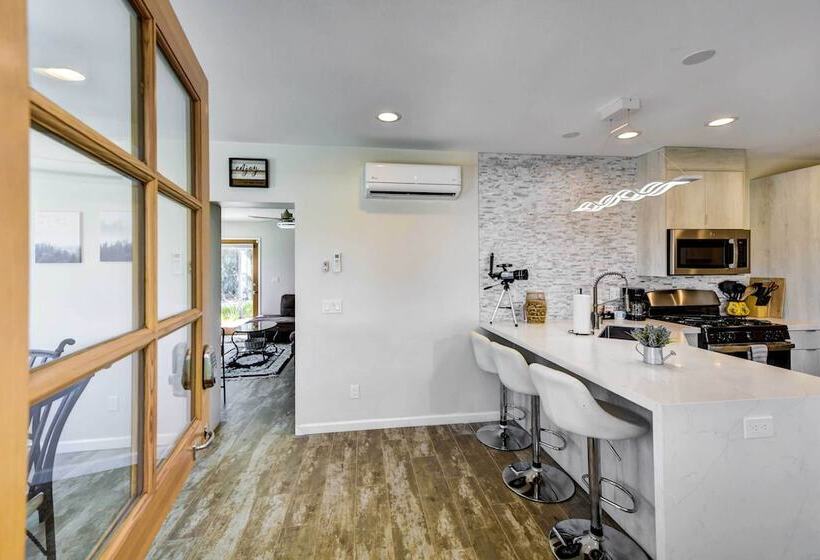 Hot Tub & Pool: Joshua Tree Vacation Home!