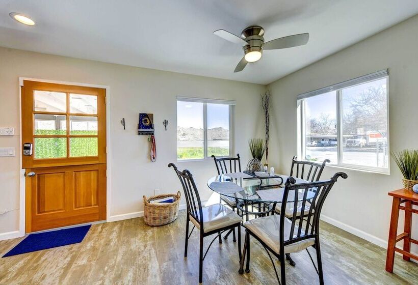 Hot Tub & Pool: Joshua Tree Vacation Home!