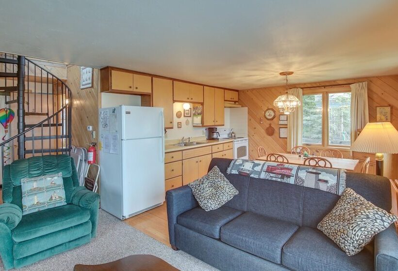 Serene Lakefront Baileys Harbor Home W/ Deck!