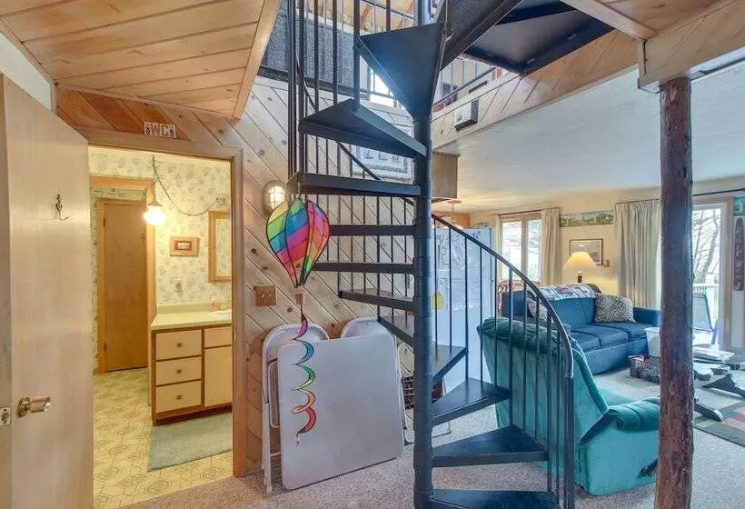 Serene Lakefront Baileys Harbor Home W/ Deck!