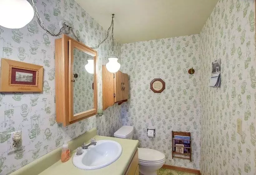 Serene Lakefront Baileys Harbor Home W/ Deck!