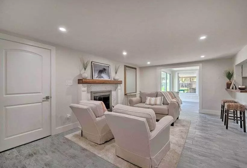Waterfront Crystal River Home W/ Boat Dock!