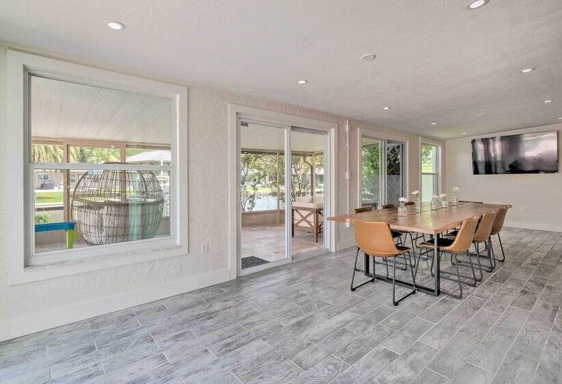 Waterfront Crystal River Home W/ Boat Dock!