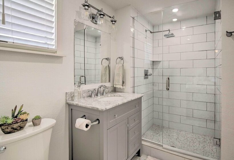 Waterfront Crystal River Home W/ Boat Dock!