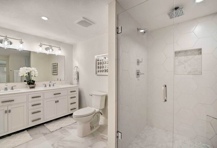 Waterfront Crystal River Home W/ Boat Dock!