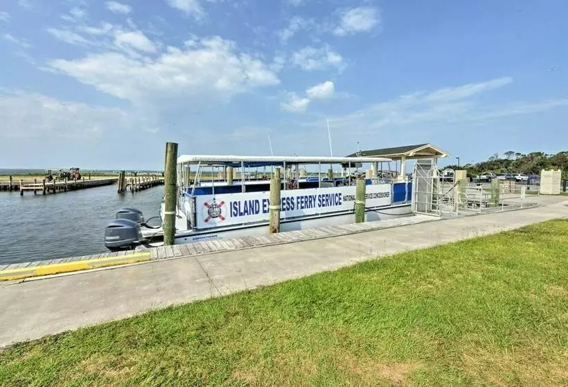 Waterfront Harkers Island Home: Sunset View & Dock