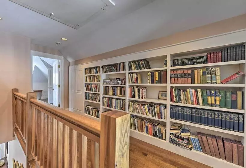 Waterfront Ipswich Escape: 2 Miles To Crane Beach!