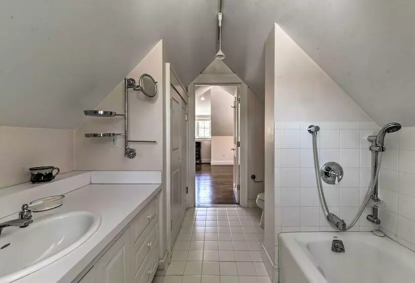 Waterfront Ipswich Escape: 2 Miles To Crane Beach!