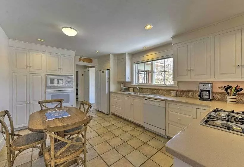 Waterfront Ipswich Escape: 2 Miles To Crane Beach!