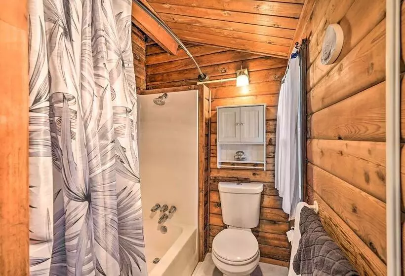 Waterfront Sekiu Escape   9 Mi To Neah Bay!