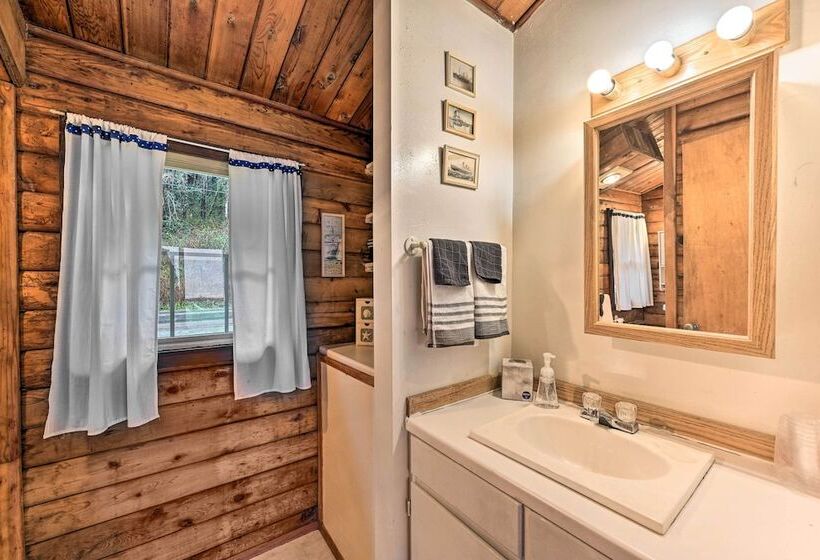 Waterfront Sekiu Escape 9 Mi To Neah Bay!