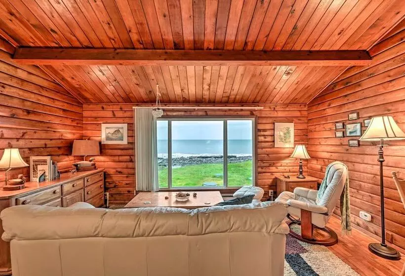 Waterfront Sekiu Escape   9 Mi To Neah Bay!