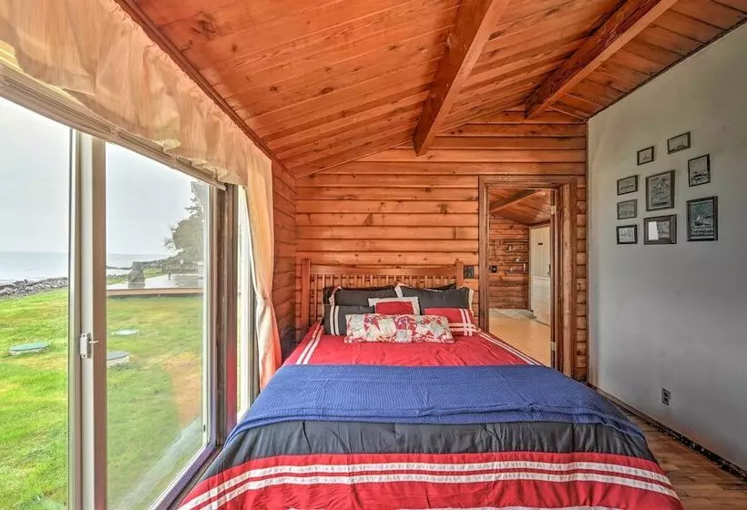 Waterfront Sekiu Escape   9 Mi To Neah Bay!