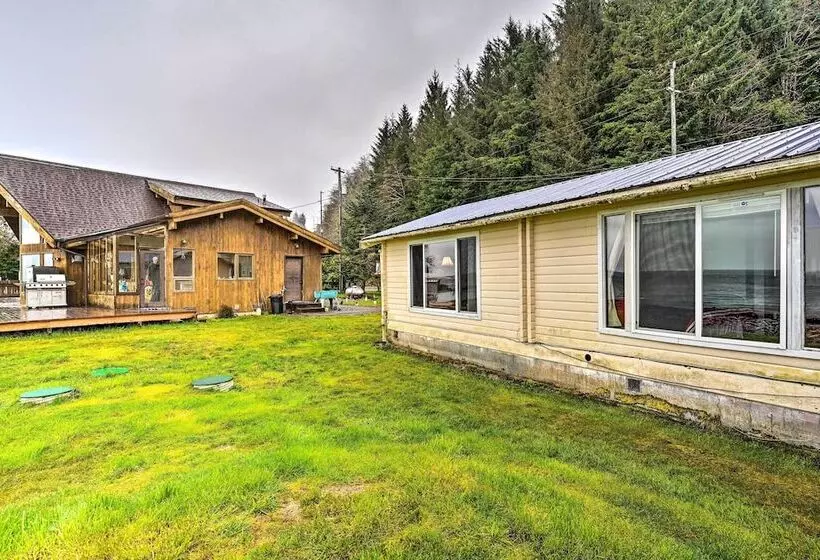 Waterfront Sekiu Escape   9 Mi To Neah Bay!