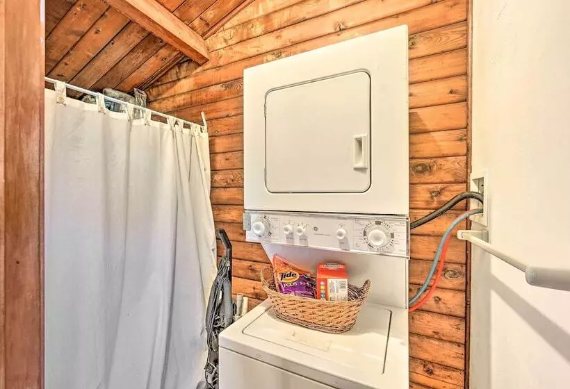 Waterfront Sekiu Escape   9 Mi To Neah Bay!