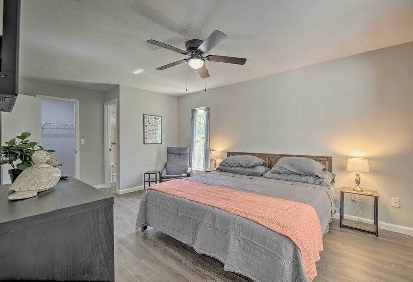 Welcoming Citrus Springs Home W/ Heated Pool