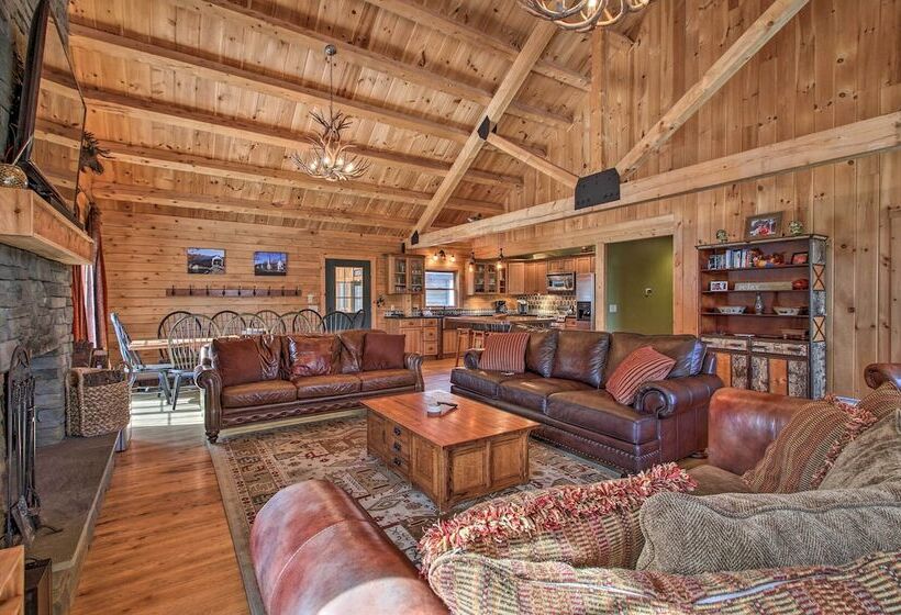 West Dover Cabin W/ Game Room, 4 Mi To Mt Snow!