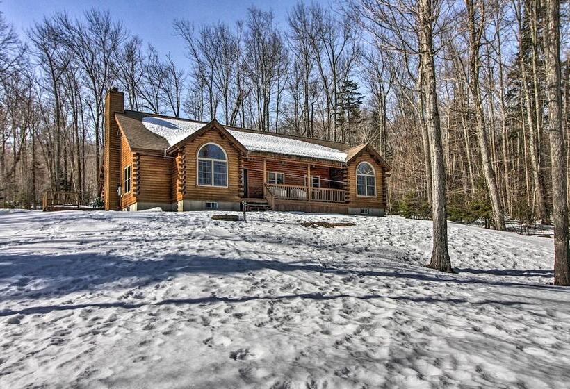 West Dover Cabin W/ Game Room, 4 Mi To Mt Snow!