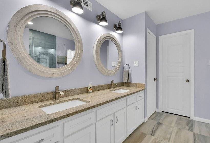 Wraparound Beach View Deck: Jamaica Beach Home