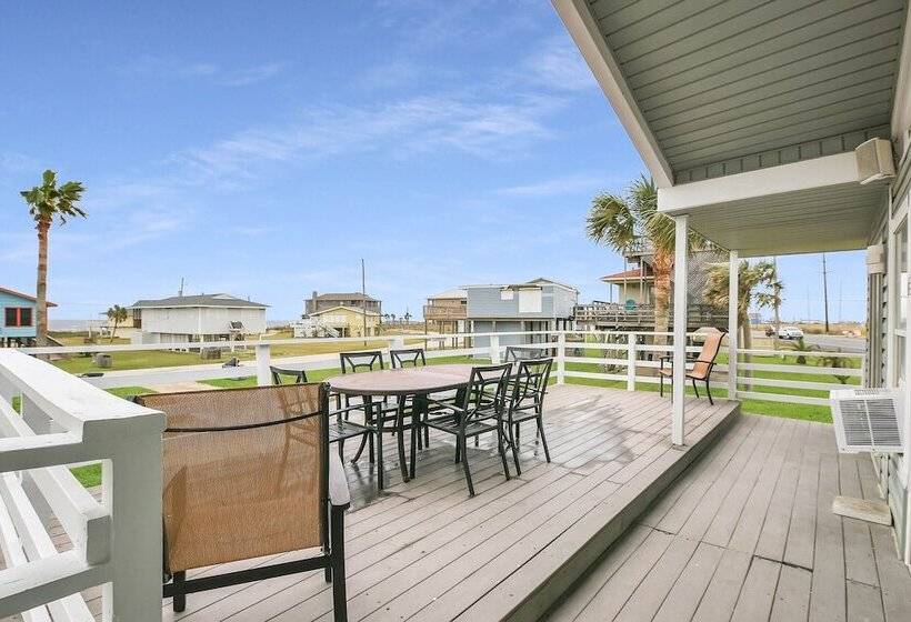 Wraparound Beach View Deck: Jamaica Beach Home