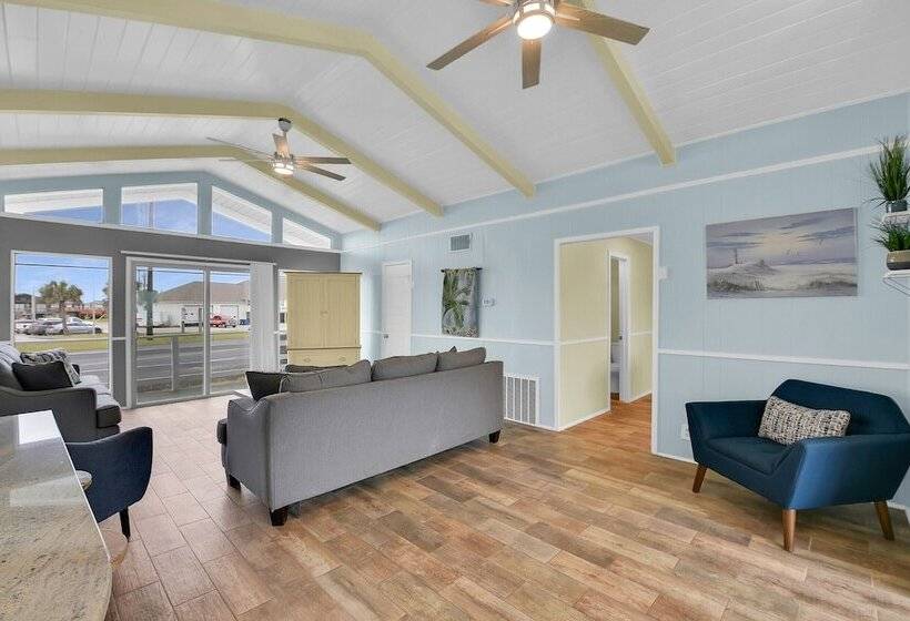 Wraparound Beach View Deck: Jamaica Beach Home