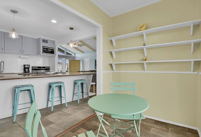 Wraparound Beach View Deck: Jamaica Beach Home