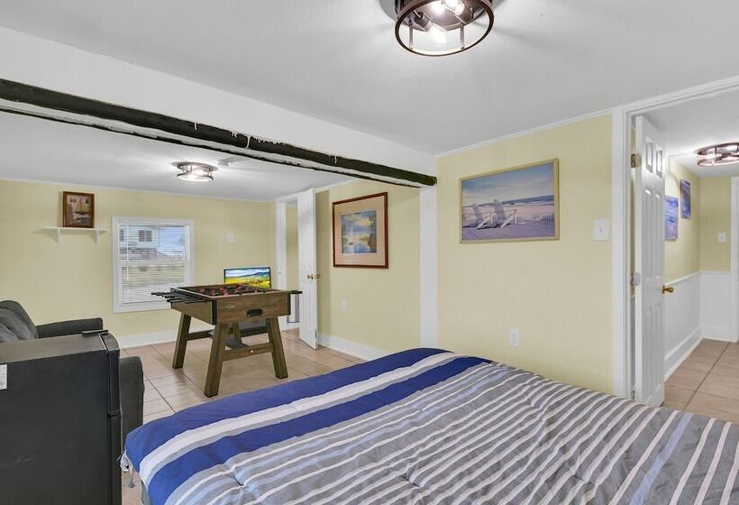 Wraparound Beach View Deck: Jamaica Beach Home