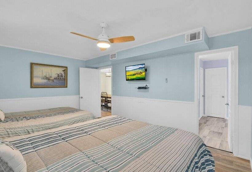 Wraparound Beach View Deck: Jamaica Beach Home