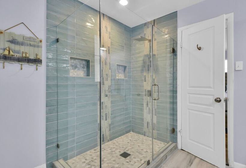 Wraparound Beach View Deck: Jamaica Beach Home