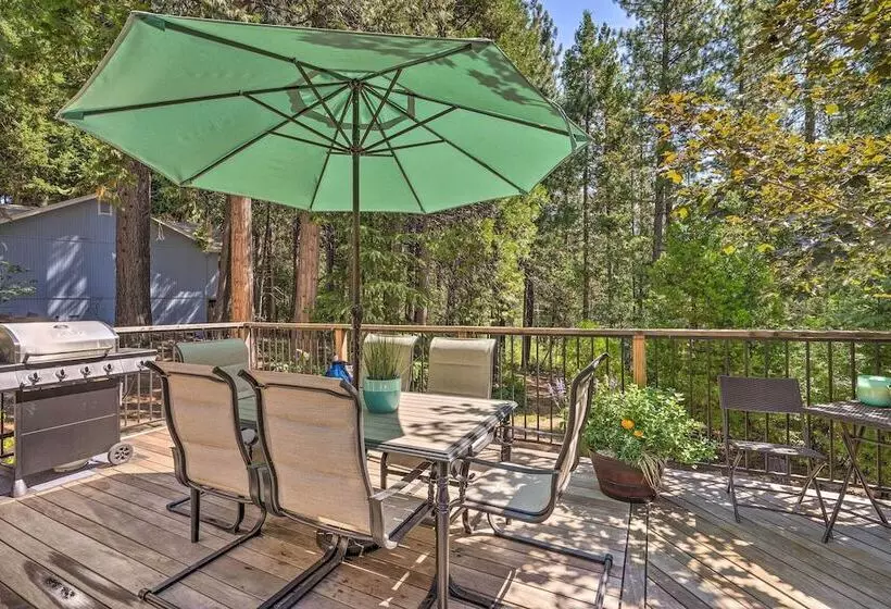 1 Mi To Jenkinson Lake: Apples Chalet W/ Deck