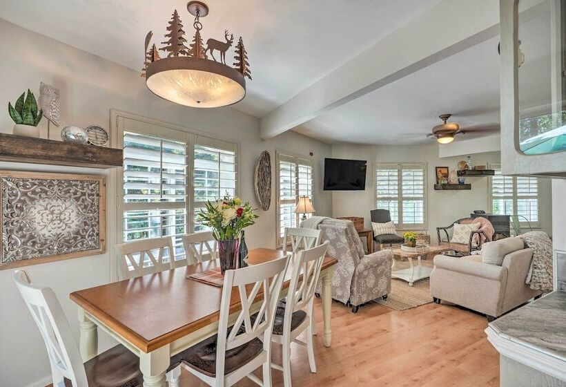 1 Mi To Jenkinson Lake: Apples Chalet W/ Deck