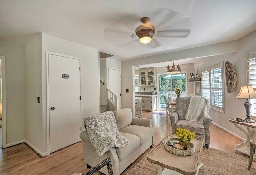 1 Mi To Jenkinson Lake: Apples Chalet W/ Deck