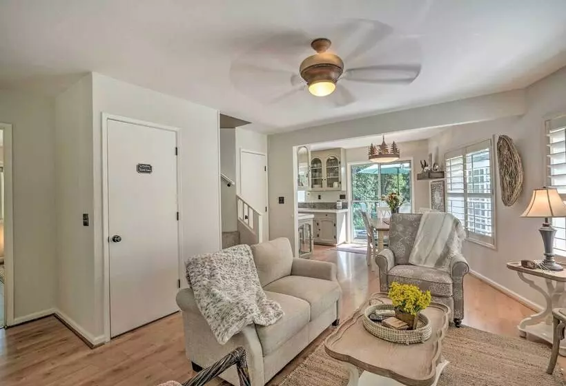 1 Mi To Jenkinson Lake: Apples Chalet W/ Deck