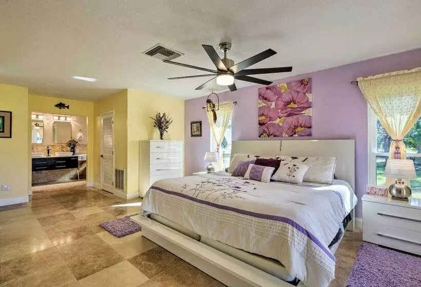 Bayfront Florida Retreat W/ Boat Lift & Fire Pit!