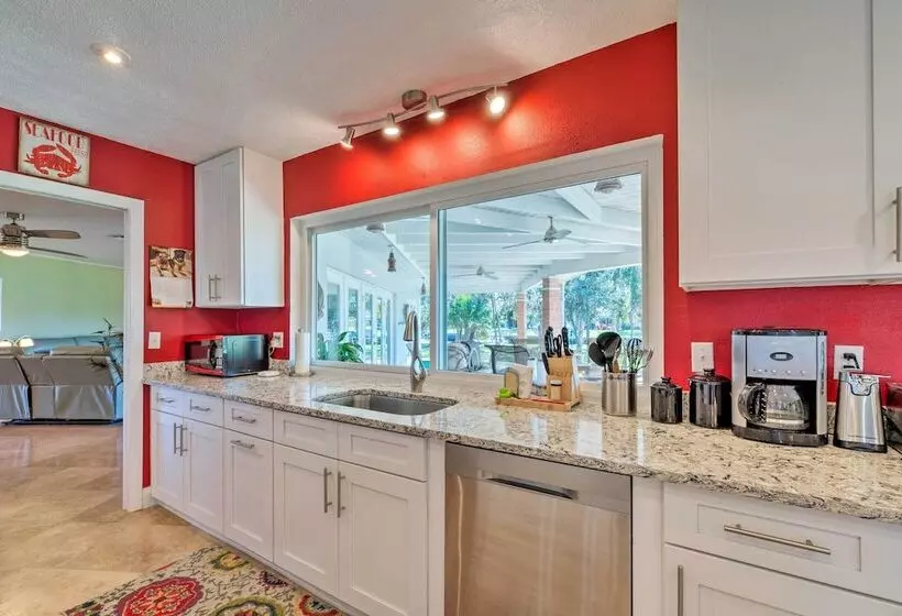 Bayfront Florida Retreat W/ Boat Lift & Fire Pit!